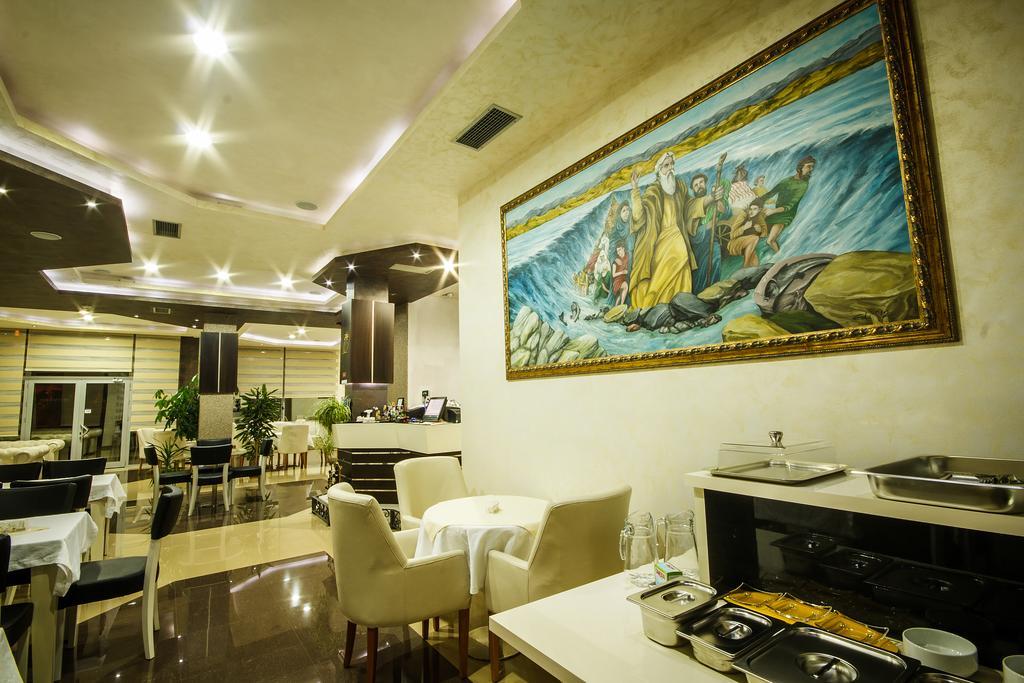 Hotel Oasis Podgorica Extérieur photo
