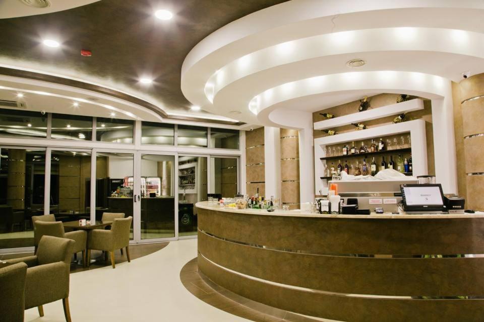 Hotel Oasis Podgorica Extérieur photo