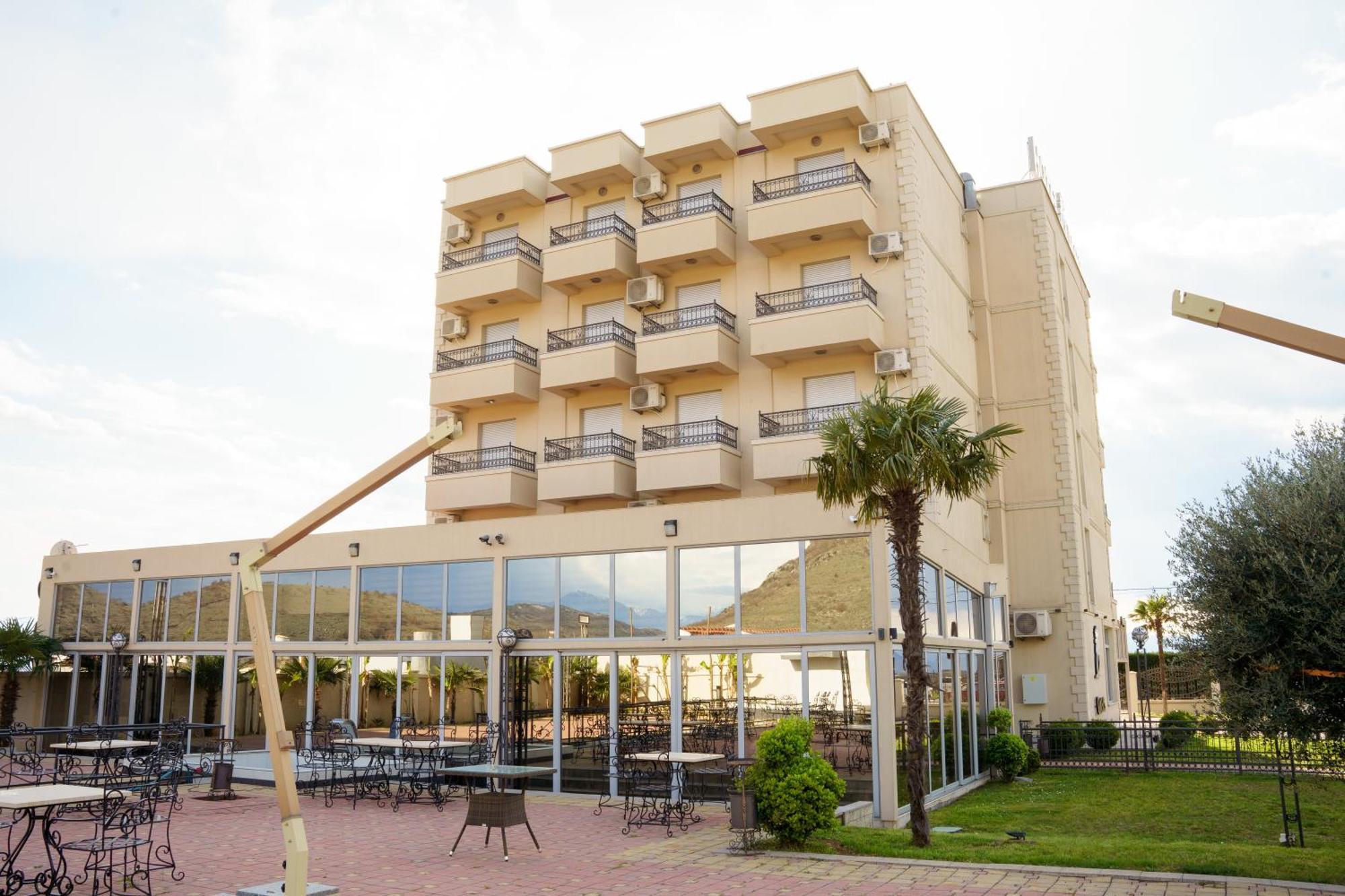Hotel Oasis Podgorica Extérieur photo