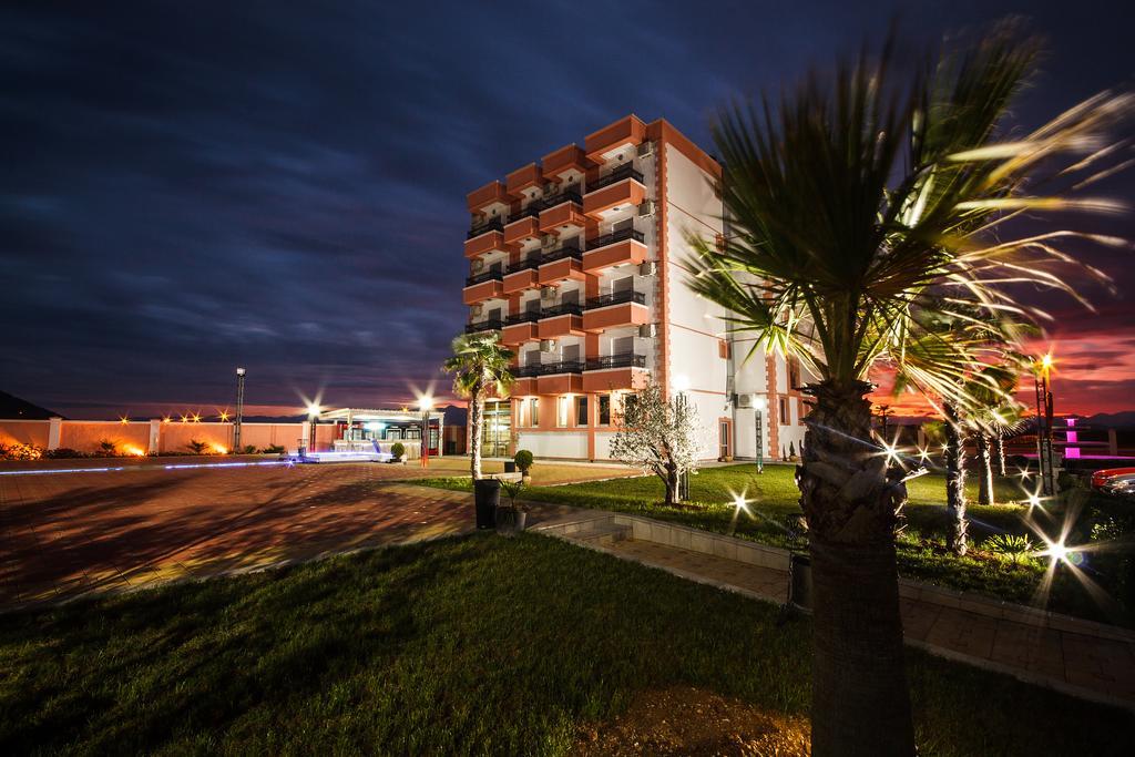 Hotel Oasis Podgorica Extérieur photo