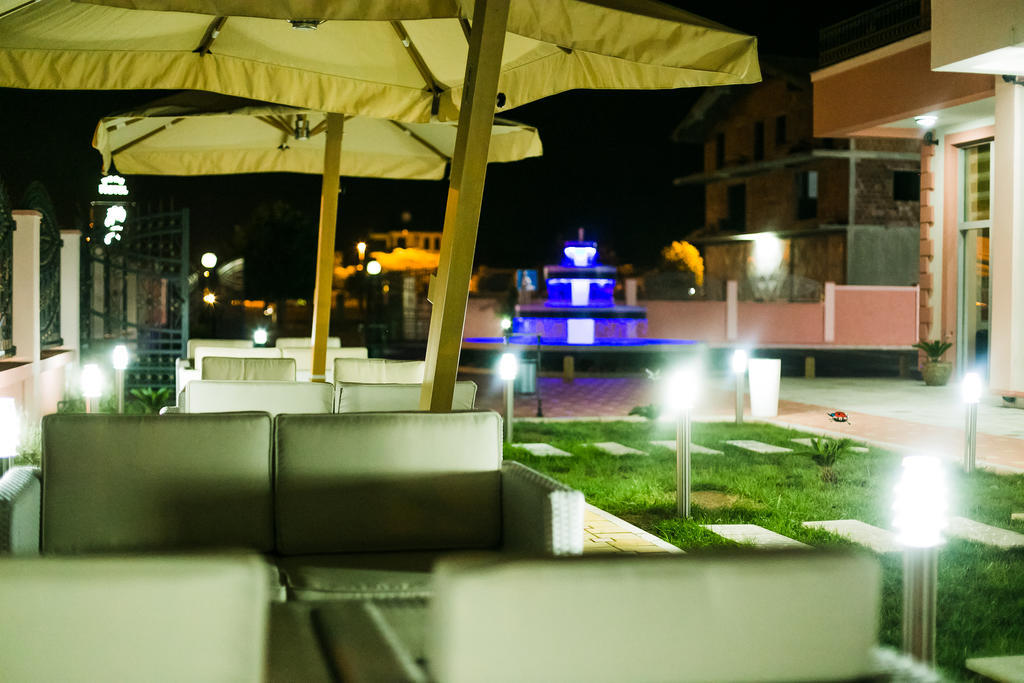 Hotel Oasis Podgorica Extérieur photo
