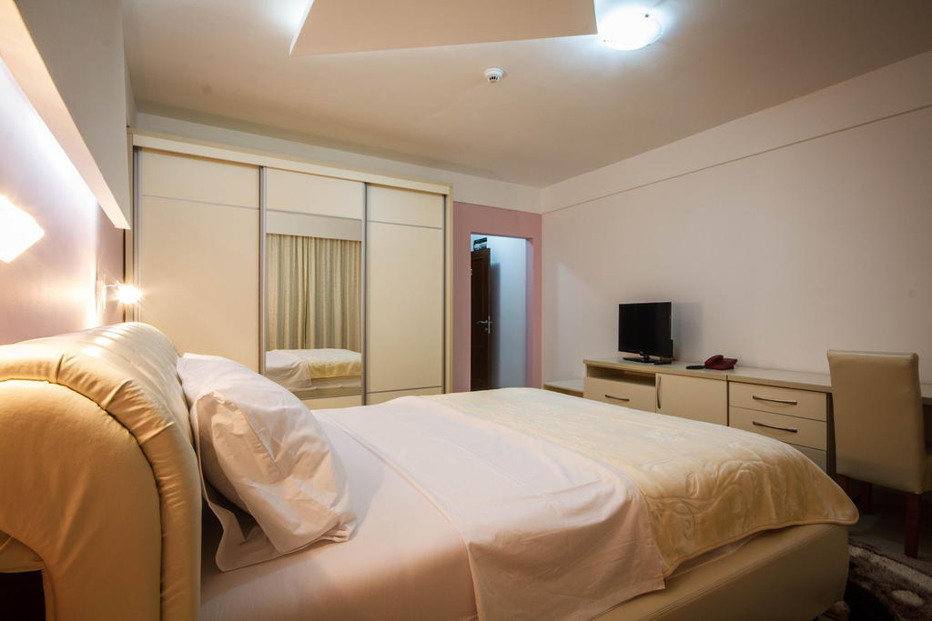 Hotel Oasis Podgorica Chambre photo